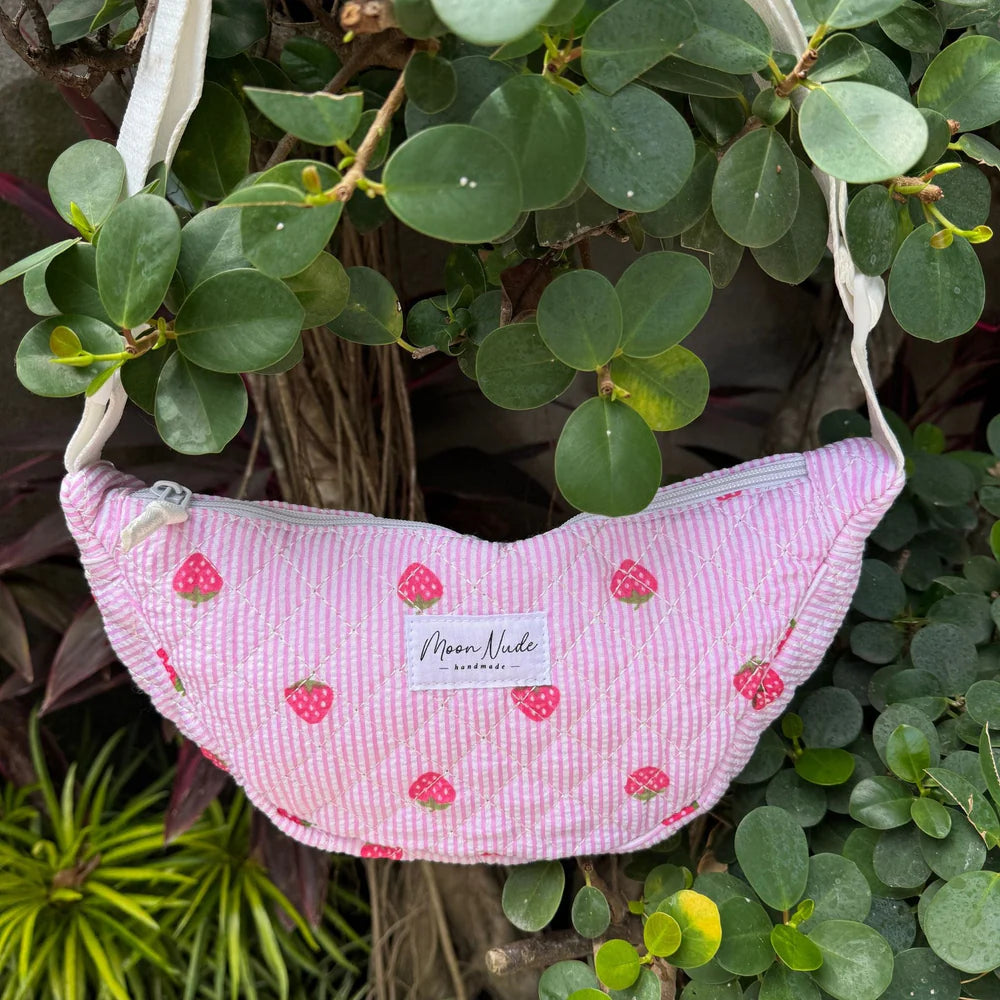 Moon Nude Handmade Strawberry Mini Shoulder Bag