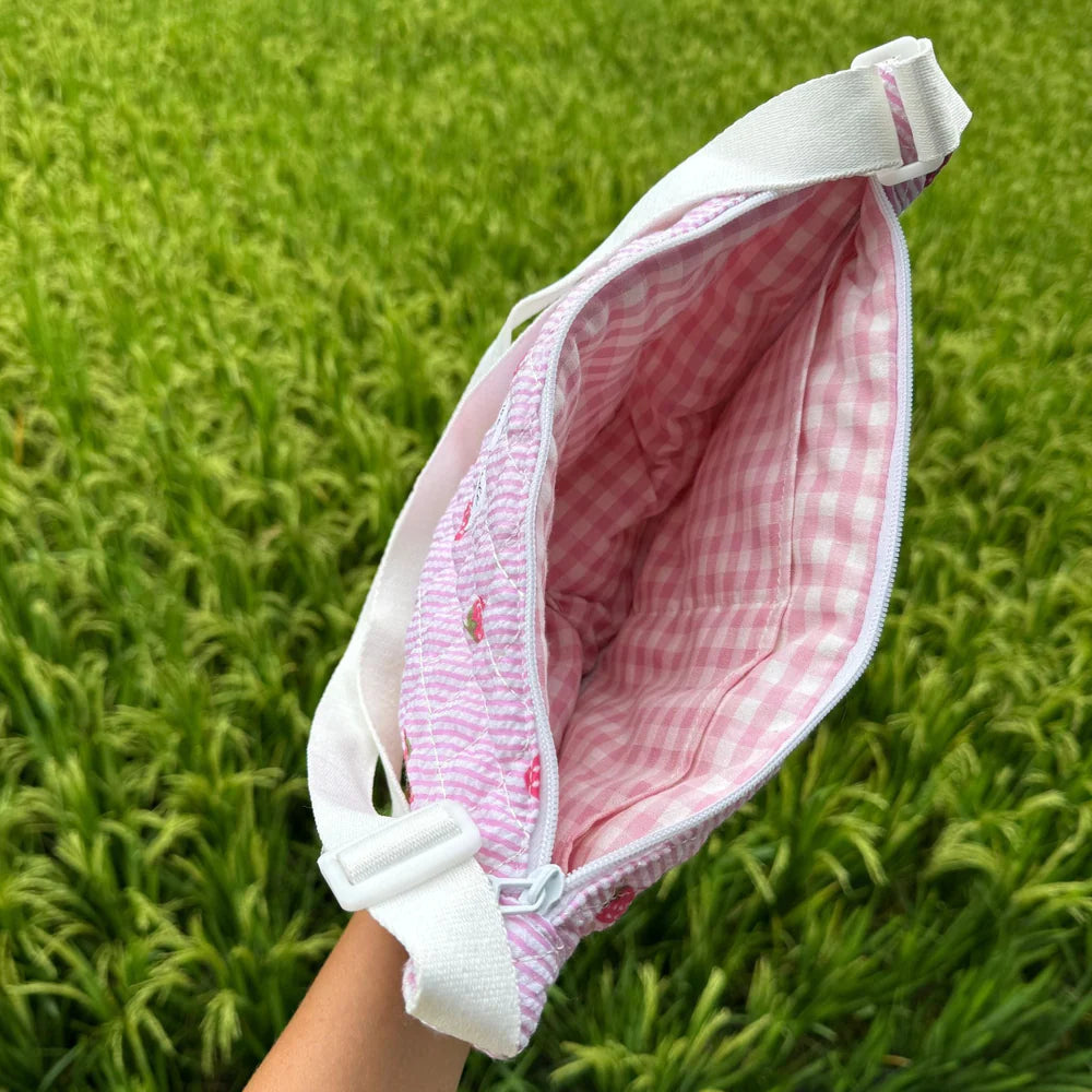 Moon Nude Handmade Strawberry Mini Shoulder Bag